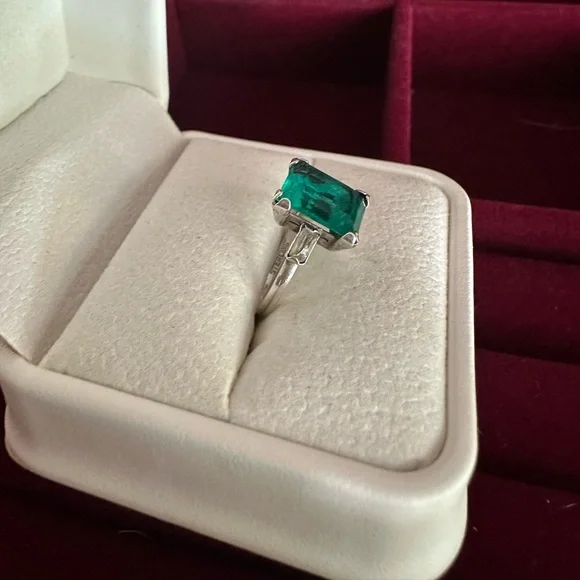 1920s Deco Ring - Sterling with Simulated Emerald Size 4.25 - Picture 4 of 8